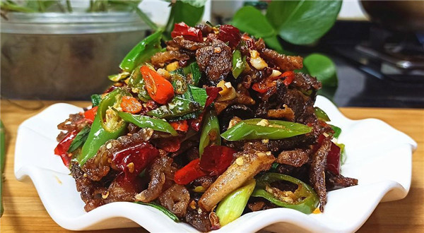 尖椒炒肥