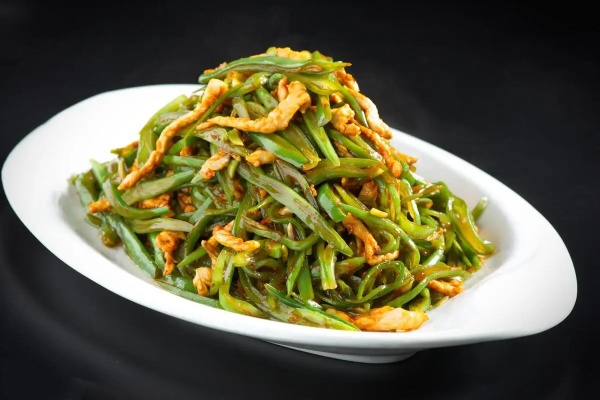 五花肉炒豆角丝